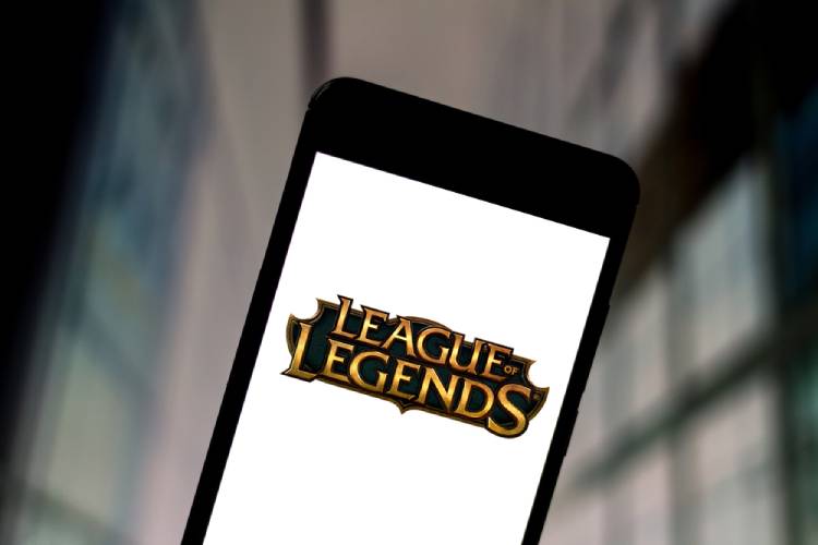 how many champions in league of legends